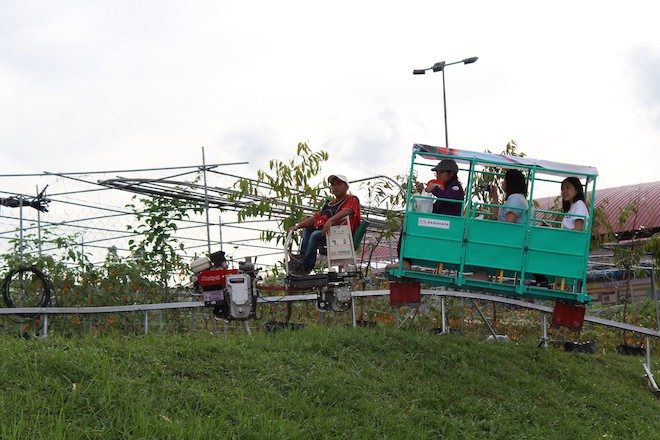 Kereta api mini Monorack Train yang terdapat di Laman Jentera