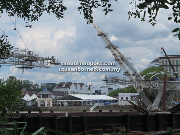  Sebahagian daripada Golden Bridge yang sedang dibina dan dijangka siap Januari 2018.