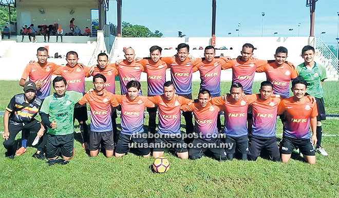  Barisan pemain skuad SMS FC mahu memberi saingan dalam Piala Liga Sosial Nanyang 2017-2018.