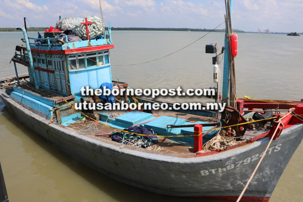  Bot nelayan Vietnam turut disita sebagai bahan bukti.