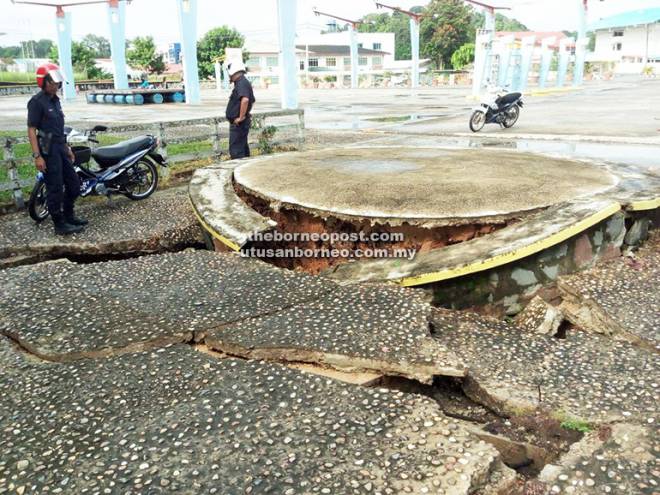  Kawasan tanah mendap berhampiran Kubu Emma di Kanowit, semalam.