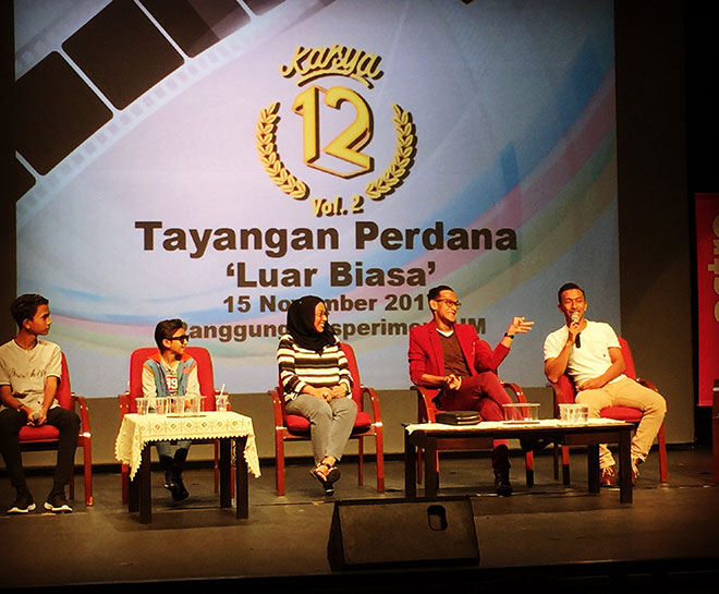  (Dari kiri) Idan Aedan, Rykarl, Tunku Mona Riza, Ridzuan Puzi dan Saiful Pun dalam satu sidang media semasa tayangan perdana FTV ‘Luar Biasa’ baru-baru ini.