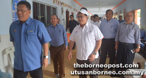Nanta tinjau projek KKLW di Kapit, Song  Utusan Borneo Online