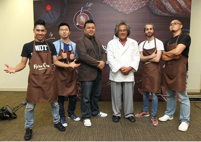  Ikhwan (kiri), Alex, Adam dan Amir bersedia untuk pertarungan akhir di dapur Hero Oven musim kedua.