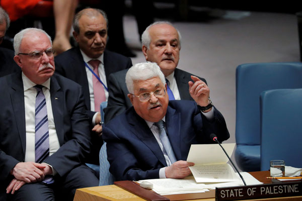  Abbas (depan) bercakap pada persidangan Majlis Keselamatan PBB di ibu pejabat PBB                   di New York kelmarin menuntut diadakan persidangan antarabangsa pada hujung tahun ini untuk melancarkan proses damai baharu yang lebih meluas di Timur Tengah dan membuka laluan bagi kenegaraan Palestin. — Gambar Reuters