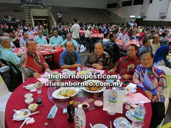  Radin, Edward, Rubin dan Madiyem bersama pemimpin masyarakat Cina menghadiri Majlis Ramah Mesra 2018 anjuran Gabungan Persatuan-Persatuan Cina Daerah Tenom.