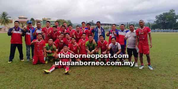 Skuad bawah 19 tahun Sabah merakamkan reaksi gembira selepas menang 2-1 ke atas Kuala Lumpur pada saingan Kumpulan A liga Piala Belia di Stadium Penampang pada Ahad.