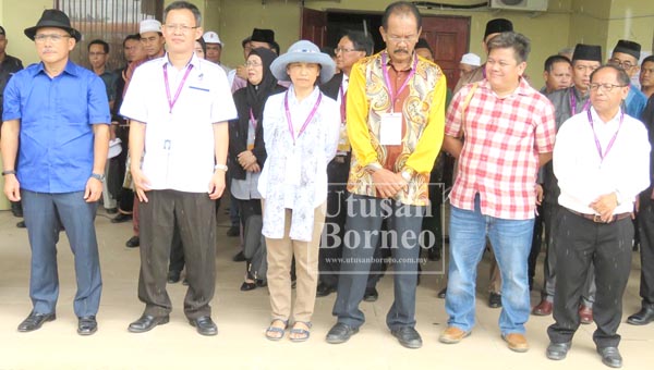 RONALD (kiri) bersama Japar, Salimah, Lem, Toidy dan Sipin sebagai calon PRU14 bagi Parlimen Beluran.