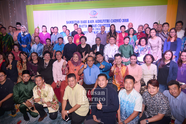 WARGA MATTA Sabah Chapter yang hadir merakamkan gambar kenangan bersama tetamu kehormat.