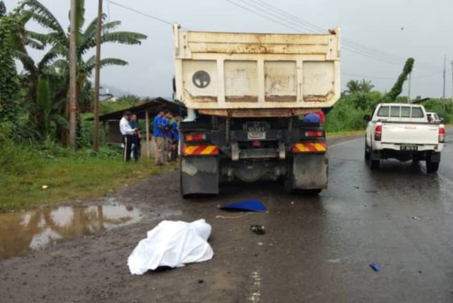  SEORANG penunggang motosikal maut selepas terlanggar belakang sebuah lori di Jalan Sin On Tiku Tawau.