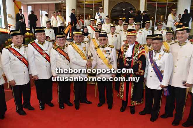  Tun Taib bersama Ketua Menteri Datuk Patinggi Abang Johari Tun Openg dan Speaker DUN Datuk Amar Mohamad Asfia  Awang Nassar pada Istiadat Pembukaan Persidangan Dewan Undangan Negeri di Kuching, semalam. Turut kelihatan, Timbalan-Timbalan Ketua Menteri Datuk Amar Douglas Uggah Embas, Tan Sri Datuk Amar James Masing dan Datuk Amar Awang Tengah Ali Hasan.