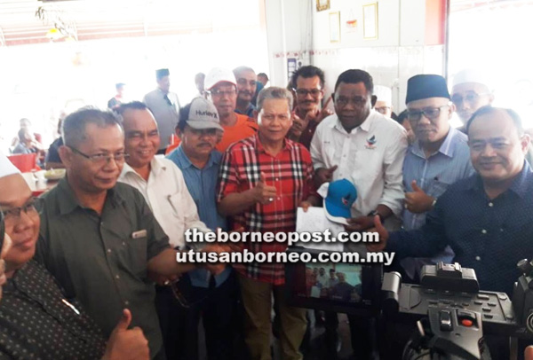 MUIS menerima senarai nama bekas ahli-ahli Umno Kalabakan yang berhasrat untuk menyertai Warisan.