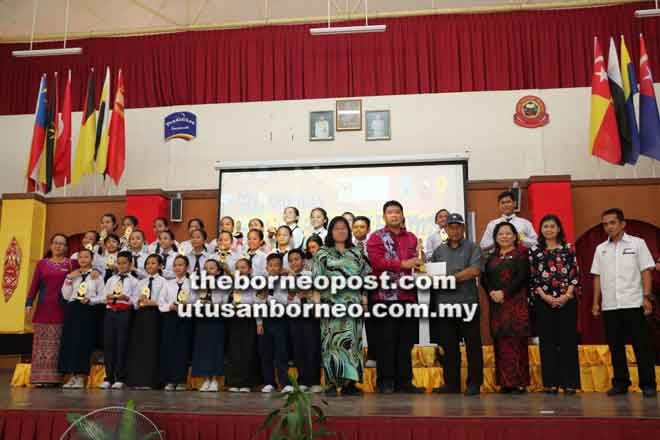  SK St Augustine, Betong dinobatkan johan kategori sekolah rendah Pertandingan Bicara Berirama Peringkat Negeri Sarawak 2018.