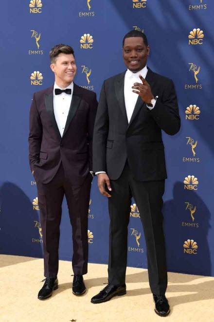  Colin Jost (kiri) dan Michael Che.