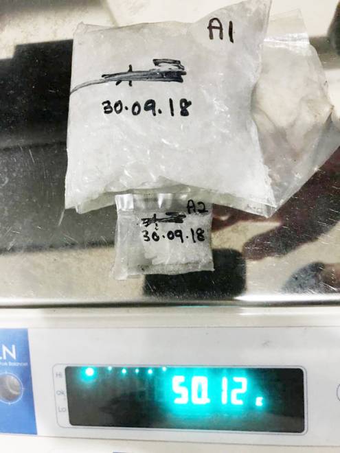 SYABU seberat 50.12 gram yang dirampas daripada pengedar dan tiga penagih dadah di Kg Kabunau Kuala Penyu.