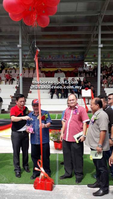  Sagah rambau bejadika pengerami ba SJKC Beratok, Jalai Kuching-Serian ditu, kemari.