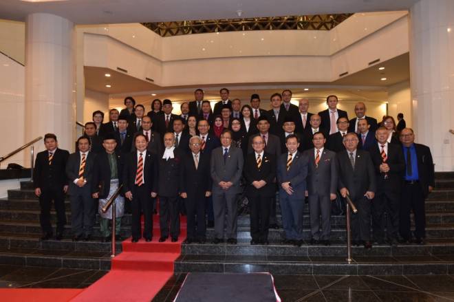32 Setiausaha Politik Kepada Ketua Menteri Angkat Sumpah Hari Ini Utusan Borneo Online