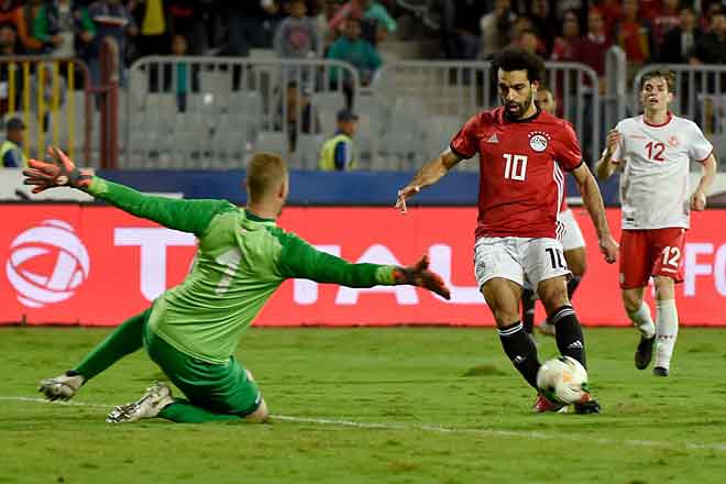  Antara babak-babak aksi perlawanan Kelayakan Piala Negara-Negara Afrika 2019 di antara Mesir dan Tunisia di Stadium Borg El Arab di Mesir. — Gambar AFP