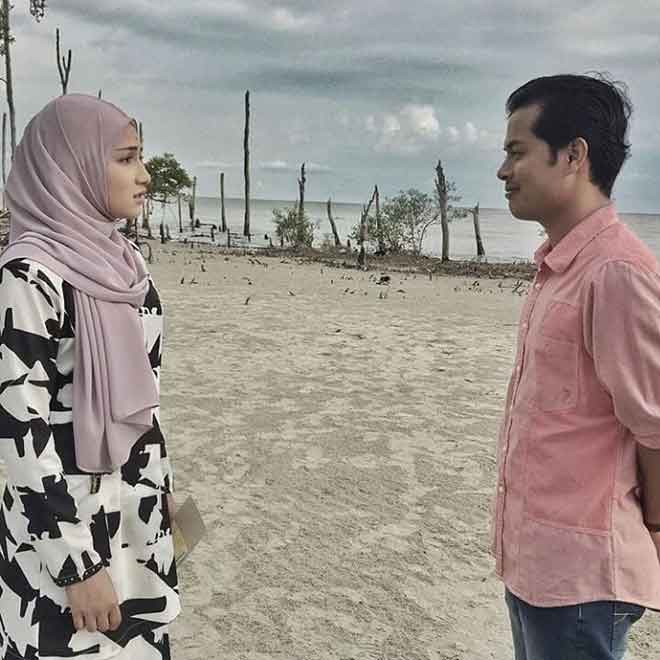  Babak cinta watak Aziz dan Jannah lakonan Syafie Naswip dan Aishah Azman.