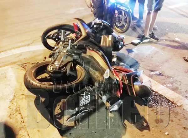 KEADAAN motosikal selepas dilanggar.
