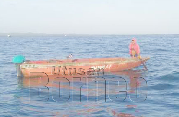 MANGSA tidak menyedari botnya kehabisan minyak kerana terleka semasa memancing di sekitar perairan Sg Pukul, Pulau Sebatik, Tawau.