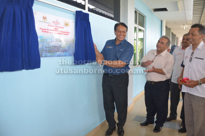  Mohd Ismail membuka tirai sebagai simbolik perasmian GAPPA di PSS.