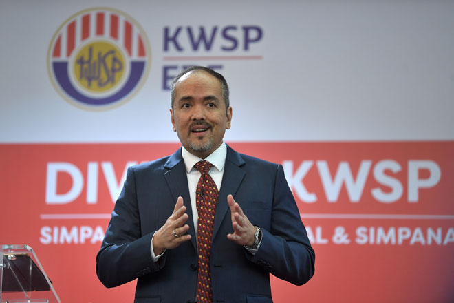  Tunku Alizakri Alias berucap semasa  majlis taklimat prestasi KWSP bagi 2018 di Bangunan KWSP,  Kuala Lumpur semalam. — Gambar Bernama