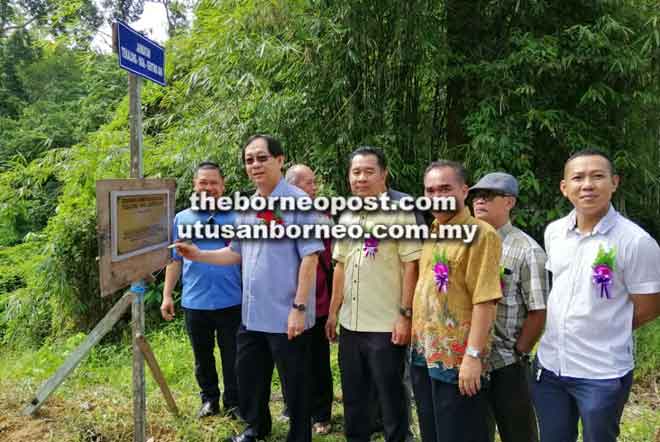  Harden nyain plak kelai bejadika jalai genturung pendiau nuju ke Rumah Juan, Genting San.