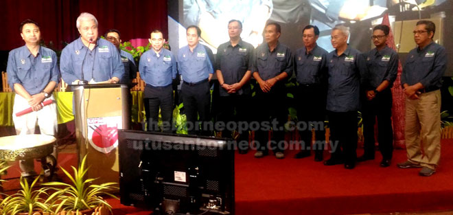  Awang Tengah macha teks ngemunka Pengerami Hari Kampung Antarabansa Renggat Nengeri Sarawak 2019.