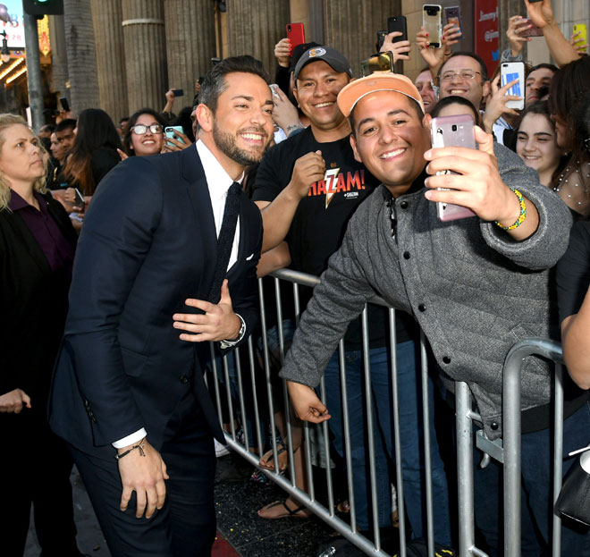  Gambar fail yang diambil pada 28 Mac 2019 ini menunjukkan Zachary Levi tiba untuk tayangan perdana dunia filem ‘Shazam!’ di TCL Chinese Theatre di Hollywood, California. Dengan jualan tiket AS$56.8 juta dalam pembukaan hujung minggunya, filem ‘Shazam!’ menunjukkan bahawa DC Comics boleh menikmati kejayaan dengan satu putaran lebih ringan untuk cerita-cerita wira terkemuka mereka yang biasanya gelap. — Gambar AFP