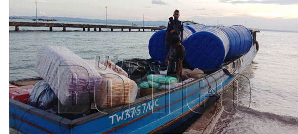 APMM Tawau menahan seorang juragan berusia 18 tahun kerana disyaki cuba menyeludup keluar lebih satu tan gula pasir bersubsidi ke negara jiran.