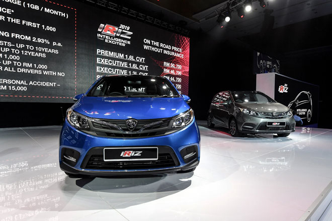  Proton Holdings Bhd menampilkan Proton Iriz 2019 pada majlis pelancaran Proton Iriz dan Persona Facelift 2019 di Pusat Konvensyen Kuala Lumpur, kelmarin.