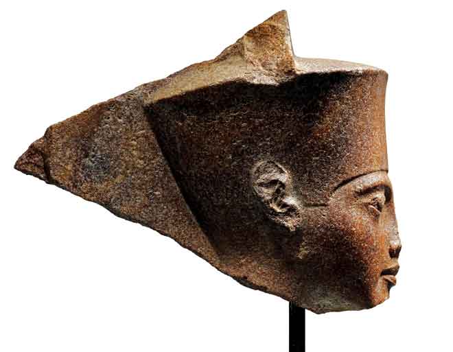  Gambar serahan gedung lelongan Christie’s di London pada 26 Jun menunjukkan relik Tutankhamun yang dilelong pada harga AS$6 juta kelmarin. — Gambar AFP