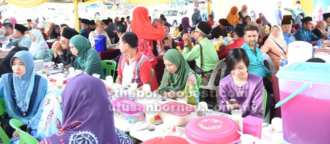  Majlis Berlanggar Meja Perdana PMS menyatupadukan komuniti Melanau di samping mengeratkan silaturahim dengan masyarakat lain di bandar Sibu.