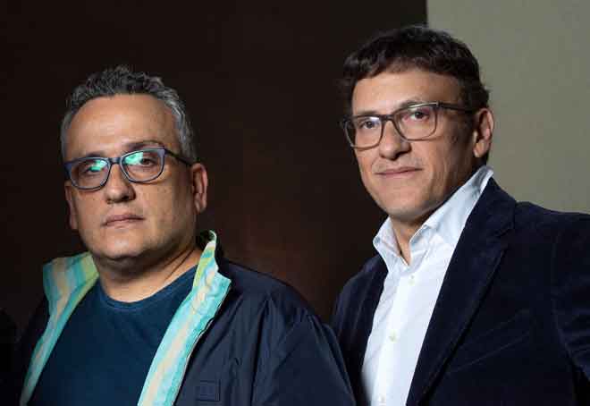  Joseph Russo (kiri) dan Anthony Russo. — Gambar AFP