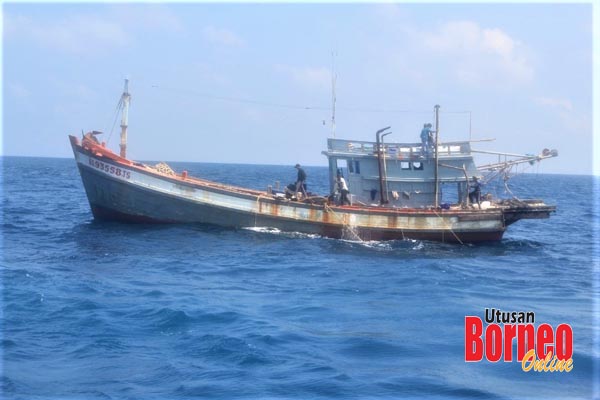  Bot nelayan asing pertama yang ditahan kerana menceroboh dan merompam hasil laut negara.