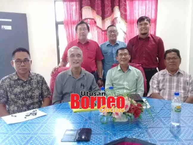 Ahli-ahli PH Batang Sadong yang hadir mesyuarat penyelarasan penubuhan MPKK merakam kenangan.