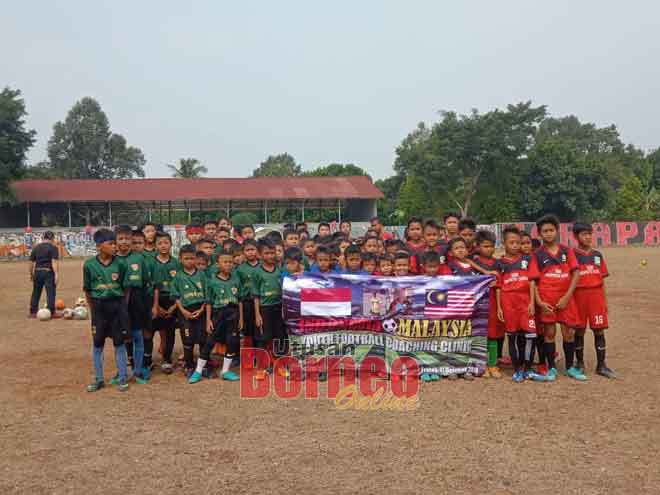  Pemain-pemain SSB Permata Curug bersedia menimba ilmu pada Klinik Bimbingan Bola Sepak 2019 di Bogor, Jakarta Selatan, 11 Oktober lalu.