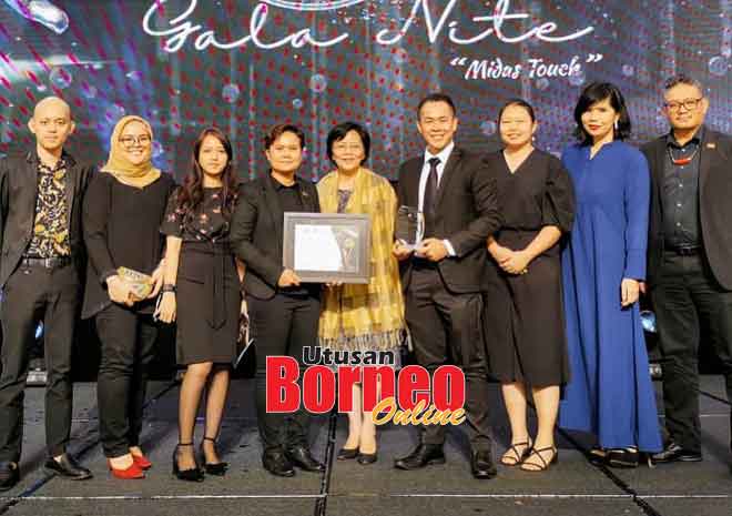  Pasukan BESarawak bangga dengan kemenangan Anugerah CMIEA pertama mereka.