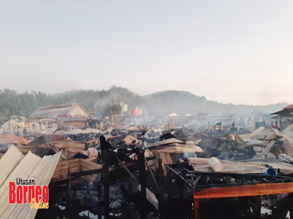  Keadaan kawasan perkampungan Kampung Bungaya yang musnah dalam kebakaran awal pagi tadi..