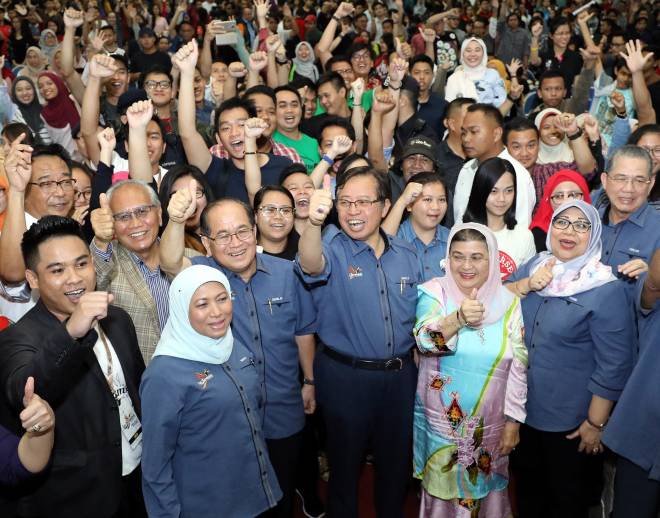  Perjuangan untuk semua tanpa mengira kaum dan agama yang didukung Abang Johari mengukuhkan lagi perpaduan di kalangan rakyat Sarawak.