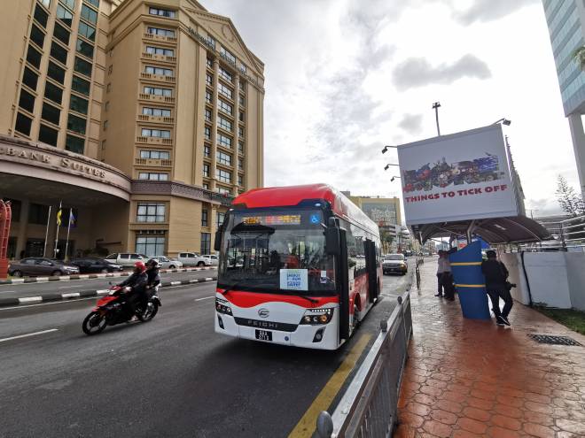  Bas yang menggunakan bahan api hidrogen kini dalam tempoh percubaan di Kuching.