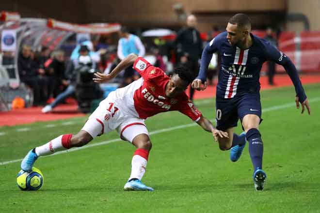  Sebahagian daripada babak-babak aksi perlawanan Ligue 1 di antara Monaco dan PSG di Monaco. — Gambar AFP