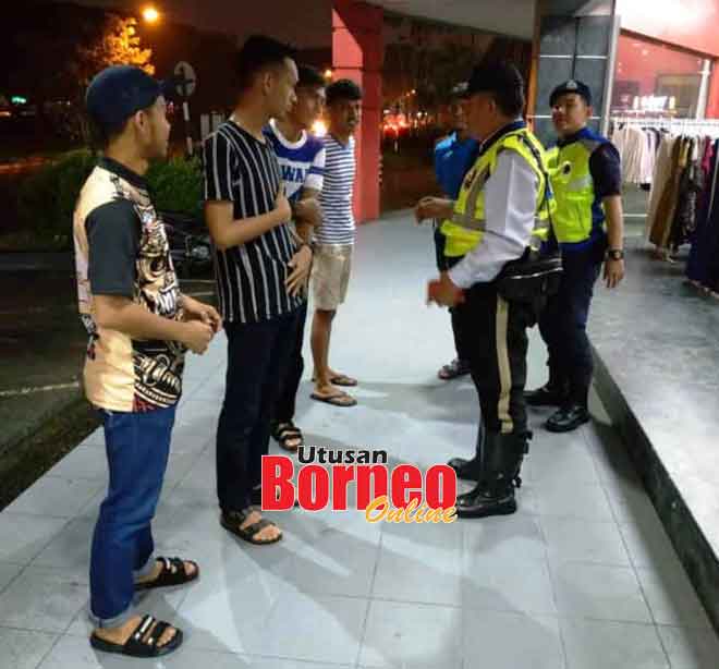  Raban polis ke betemu enggau peranak kandang menua maya bejalaika pengawa matau nagang pengawa jai dikena nentuka Bintulu likun sereta lantang.