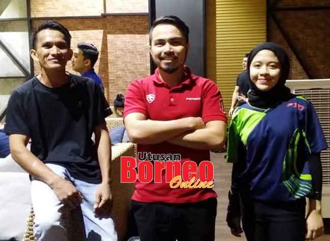  Trio Namana Bowlers (dari kiri) Kamarudin, Mohd Ghazali dan Farisya Izzati.