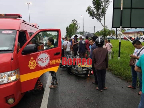 Pasukan bomba tiba di lokasi kejadian untuk tampil membantu mangsa.