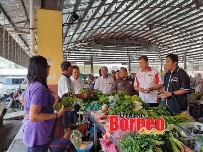  Andrew bisi datai ngemujurka Program IOW ke diatur Opis Pemadah Malaysia Bagi Menua Sarikei, ensanus.