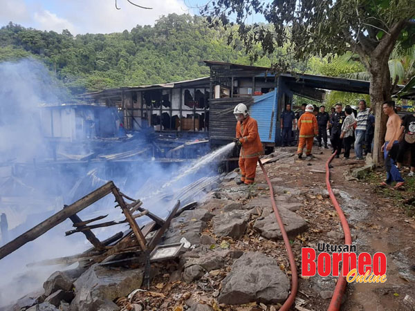  Kampung Seng Kee terbakar.