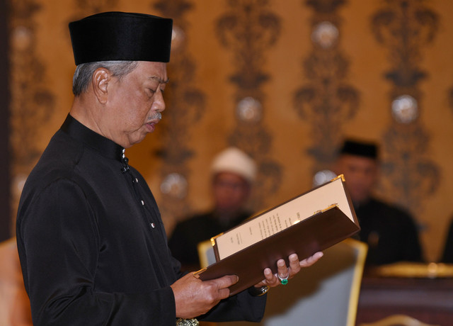 Muhyiddin angkat sumpah Perdana Menteri kelapan | Utusan Borneo Online