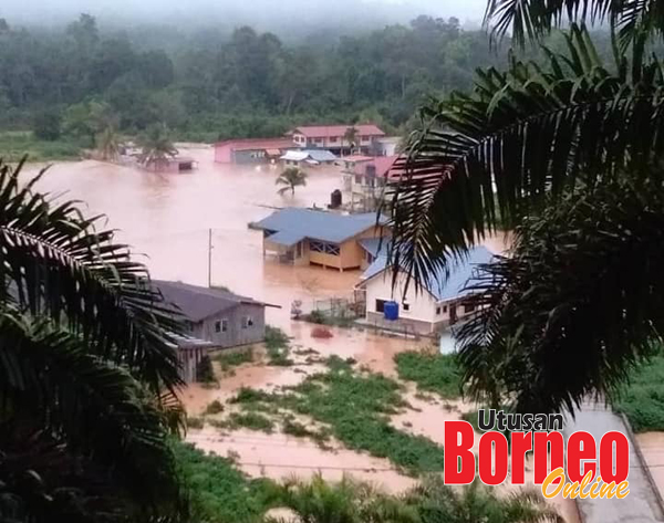  Salah satu kawasan yang dilanda banjir selepas hujan lebat berterusan di sini.